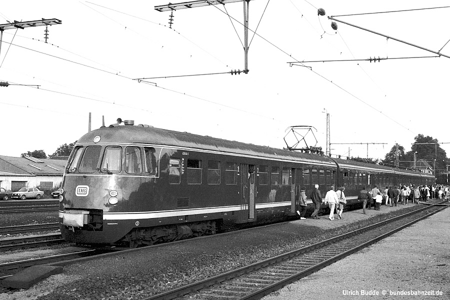 http://www.bundesbahnzeit.de/dso/Bochum 85, Jub Zuege/b23-430_414.jpg
